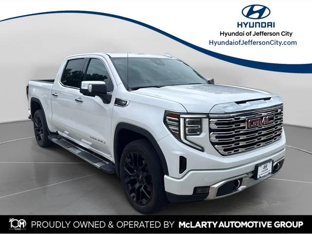 Used 2023 White GMC Denali image 1