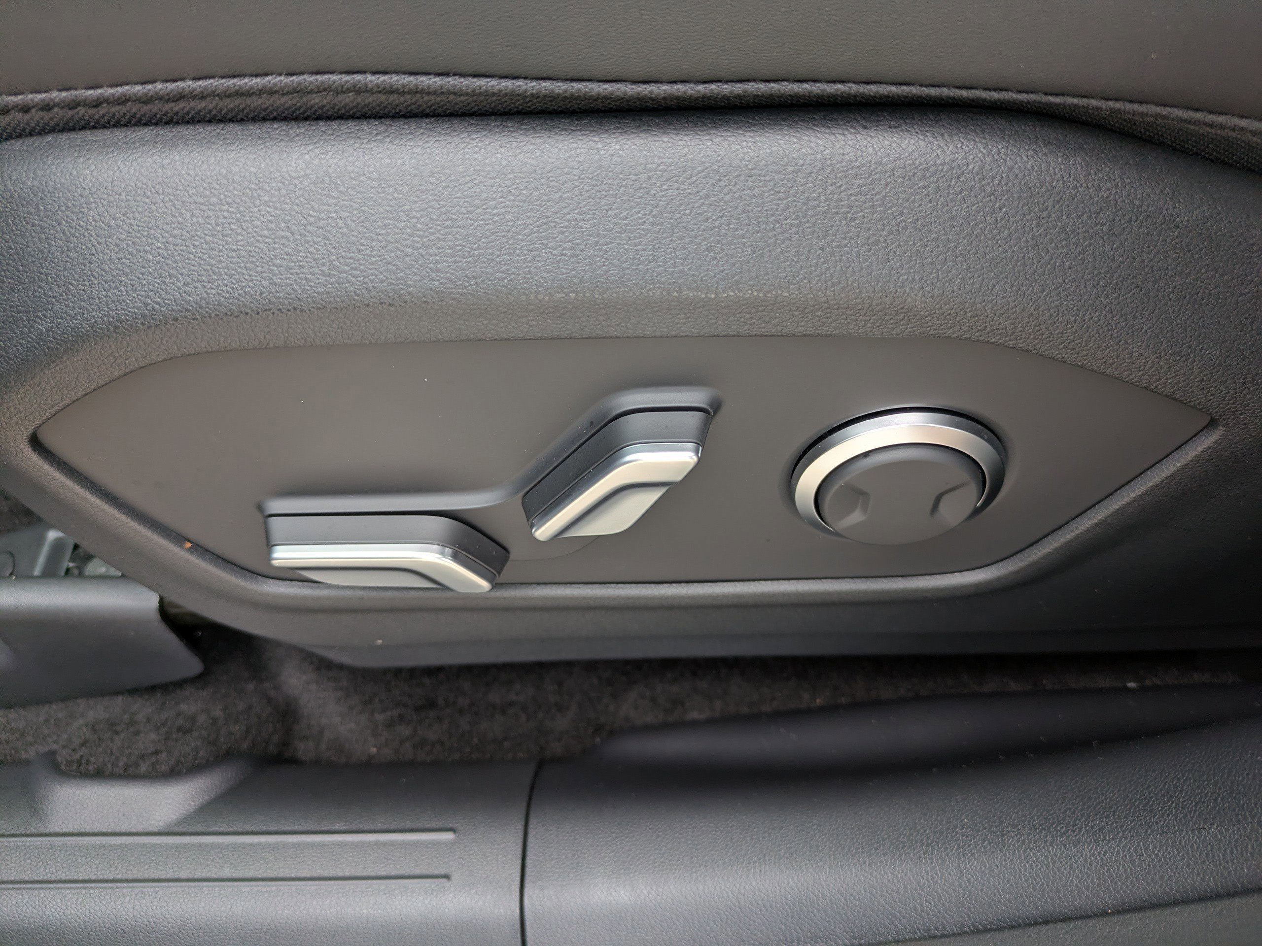 New 2026 Ecotronic Gray Hyundai SEL image 18