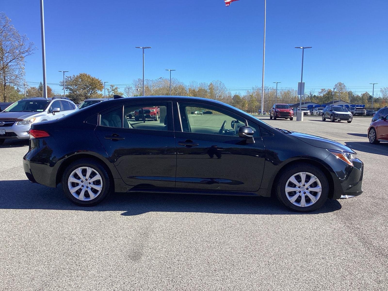 Used 2020 Black Sand Pearl Toyota LE image 9