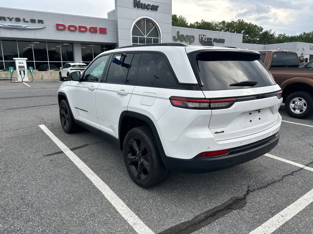 Used 2023 White Jeep Altitude X image 7