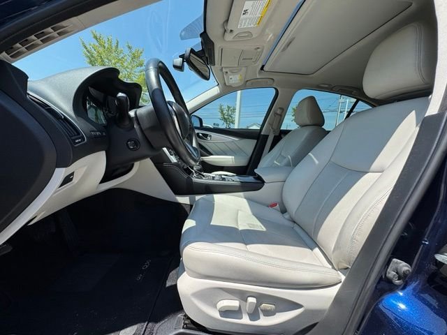 Used 2022 Grand Blue INFINITI LUXE image 16