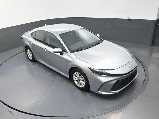 Used 2025 Silver Toyota LE image 22