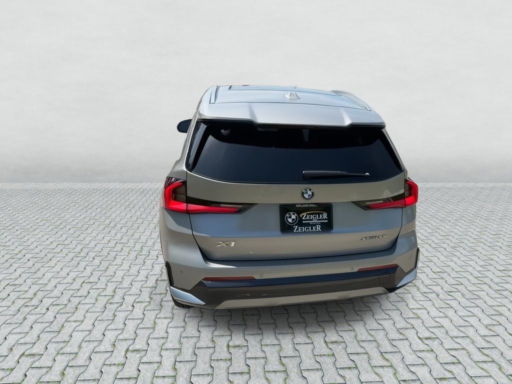 Used 2025 Silver BMW xDrive28i image 7