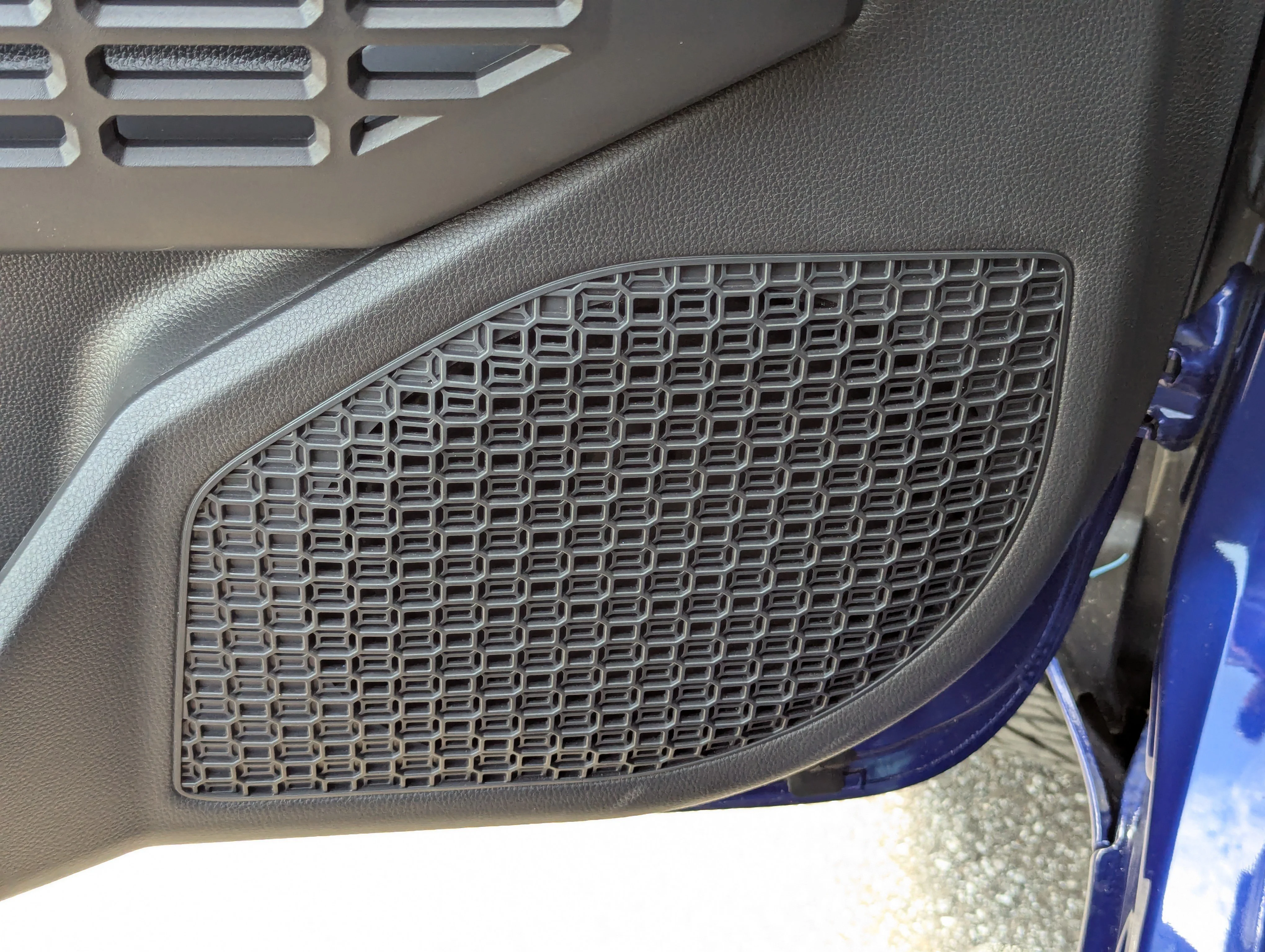 Used 2025 Blue Crush Metallic Toyota SR5 image 22