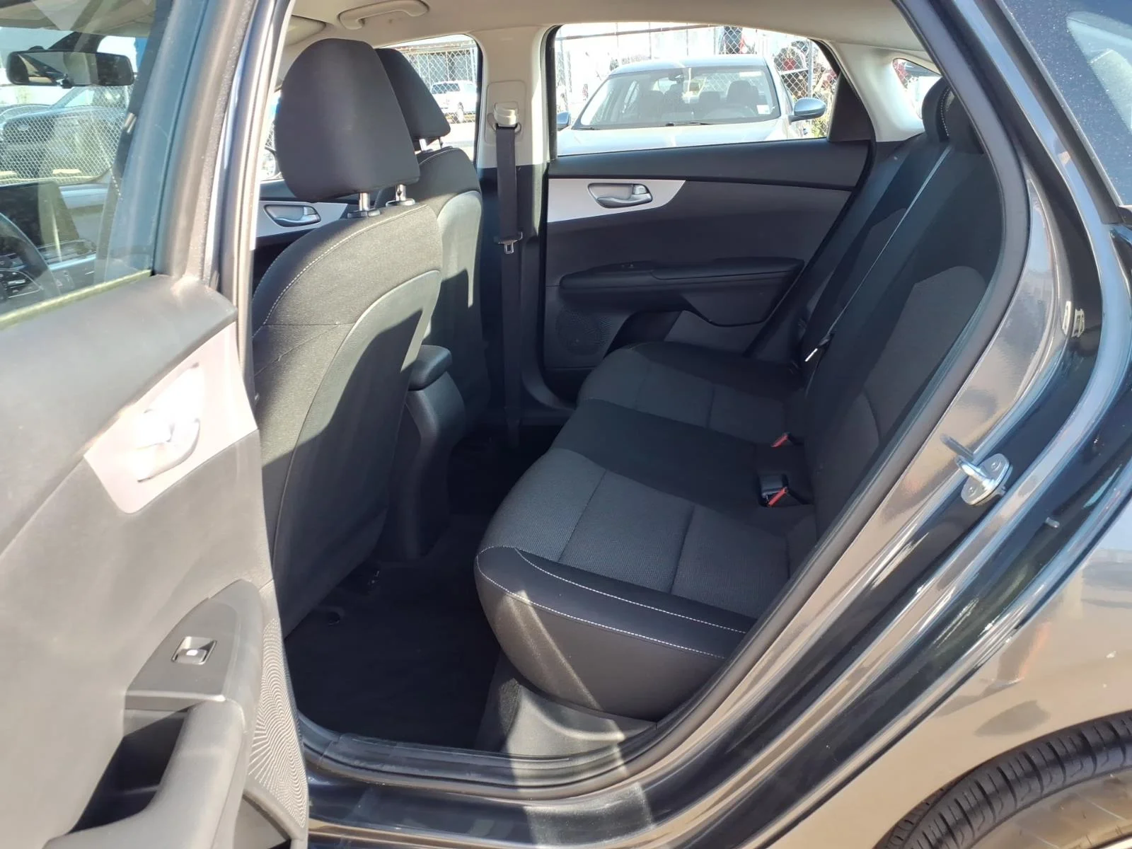 2024 Kia Forte LXS - Photo 17