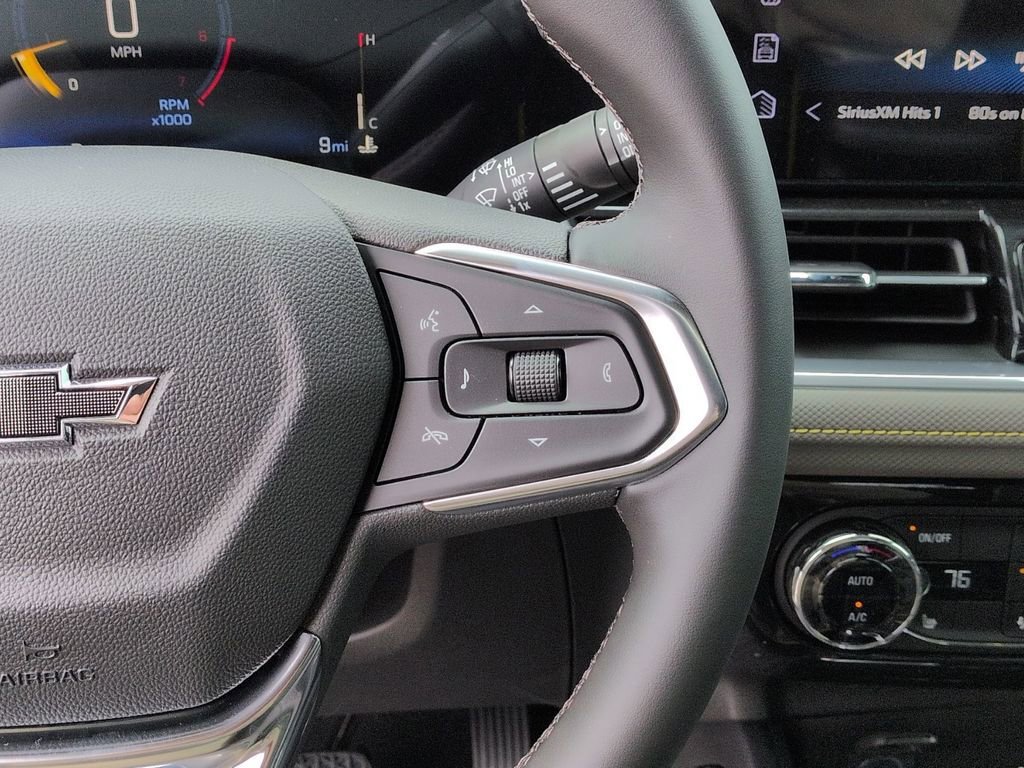 New 2026 Mosaic Black Metallic Chevrolet ACTIV image 19