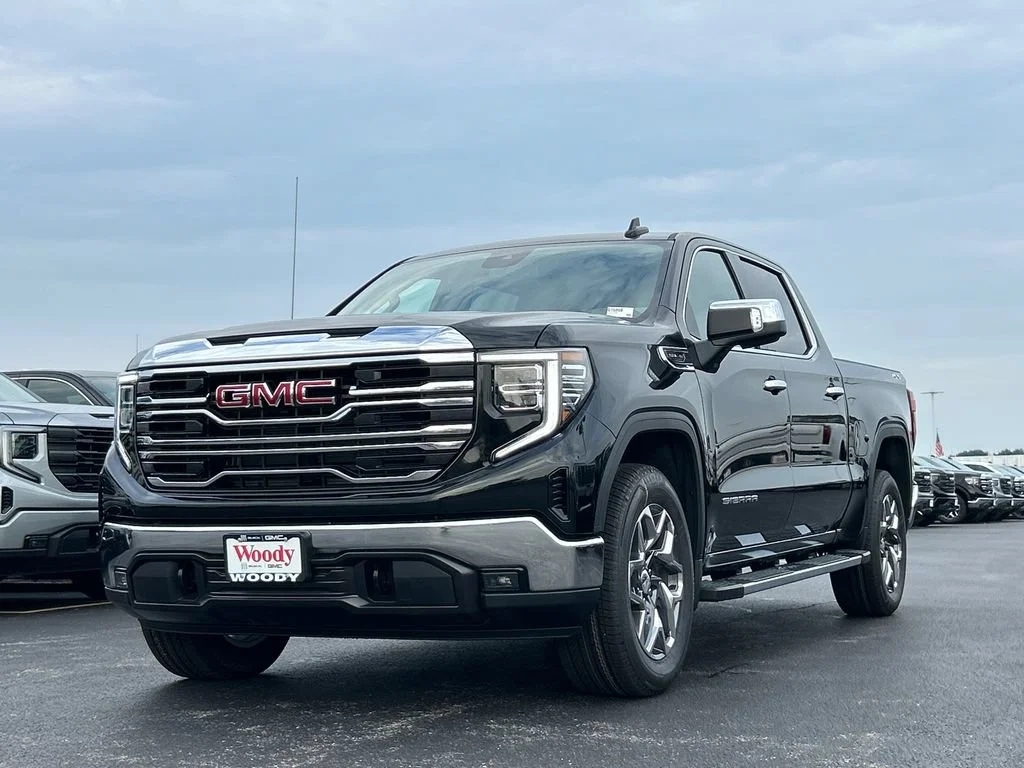 New 2026 Onyx Black GMC SLT image 2