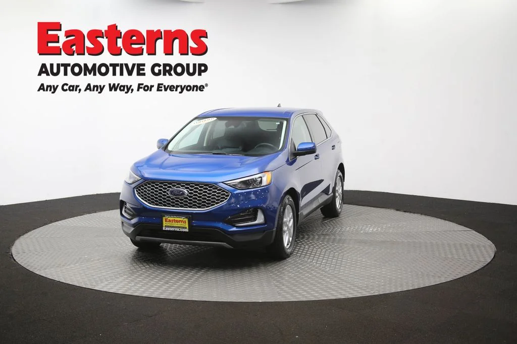 Used 2023 Blue Ford SEL image 56