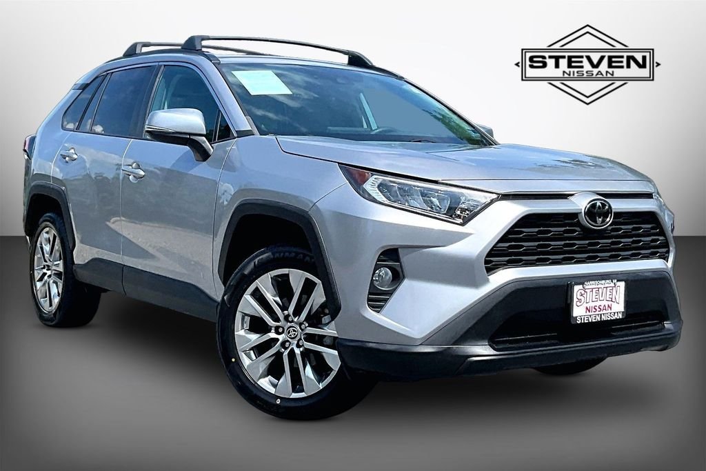 Used 2021 Silver Toyota XLE Premium image 1