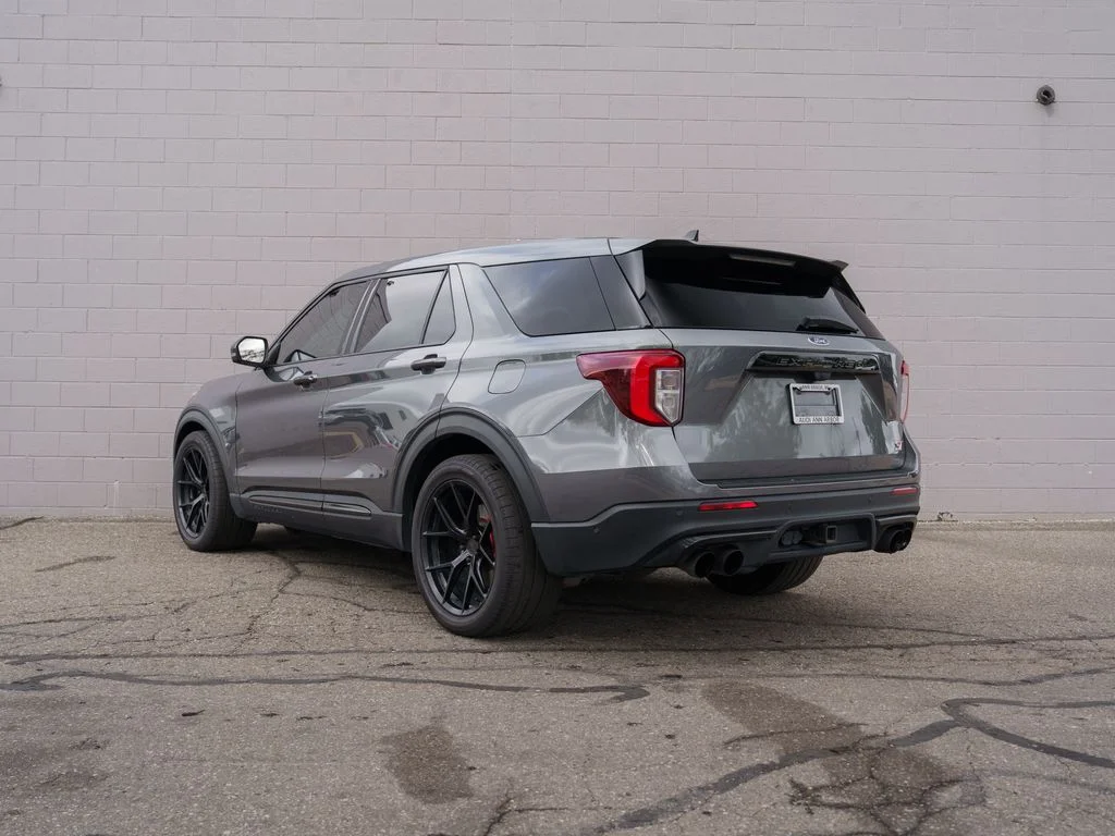 Used 2022 Gray Metallic Ford ST image 3