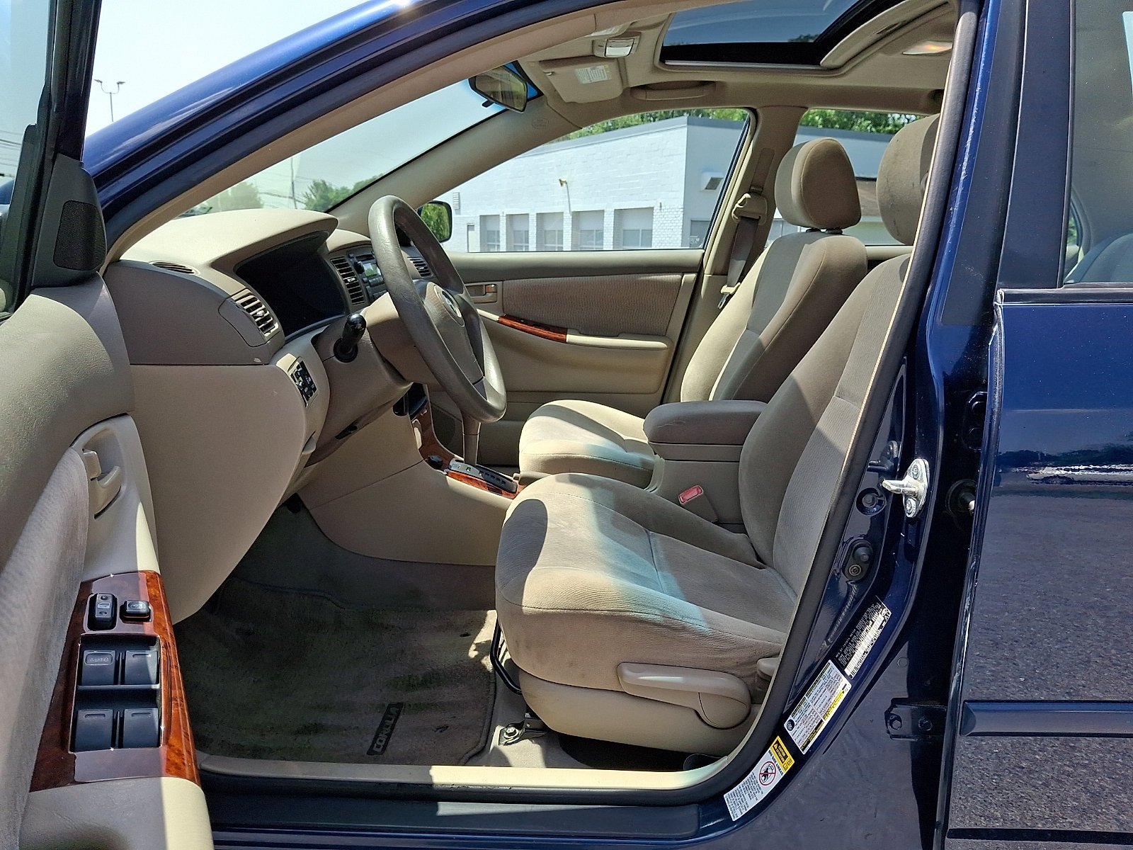 Used 2005 Indigo Ink Pearl Toyota LE image 15