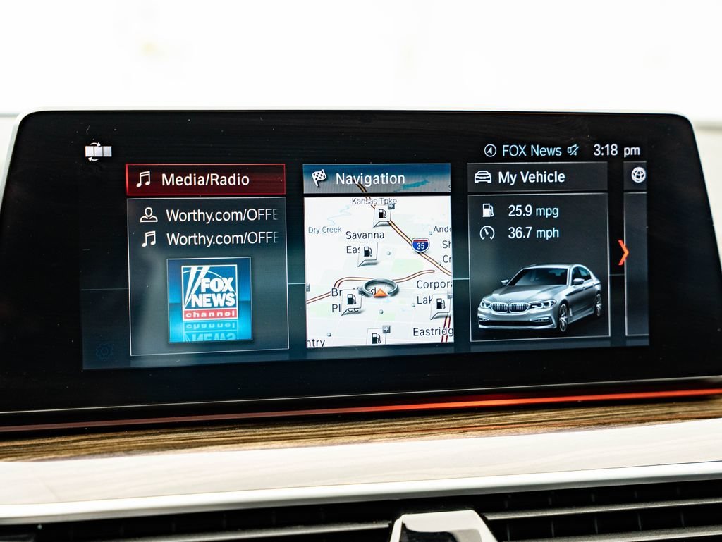 Used 2019 Black Sapphire Metallic BMW 540i image 31
