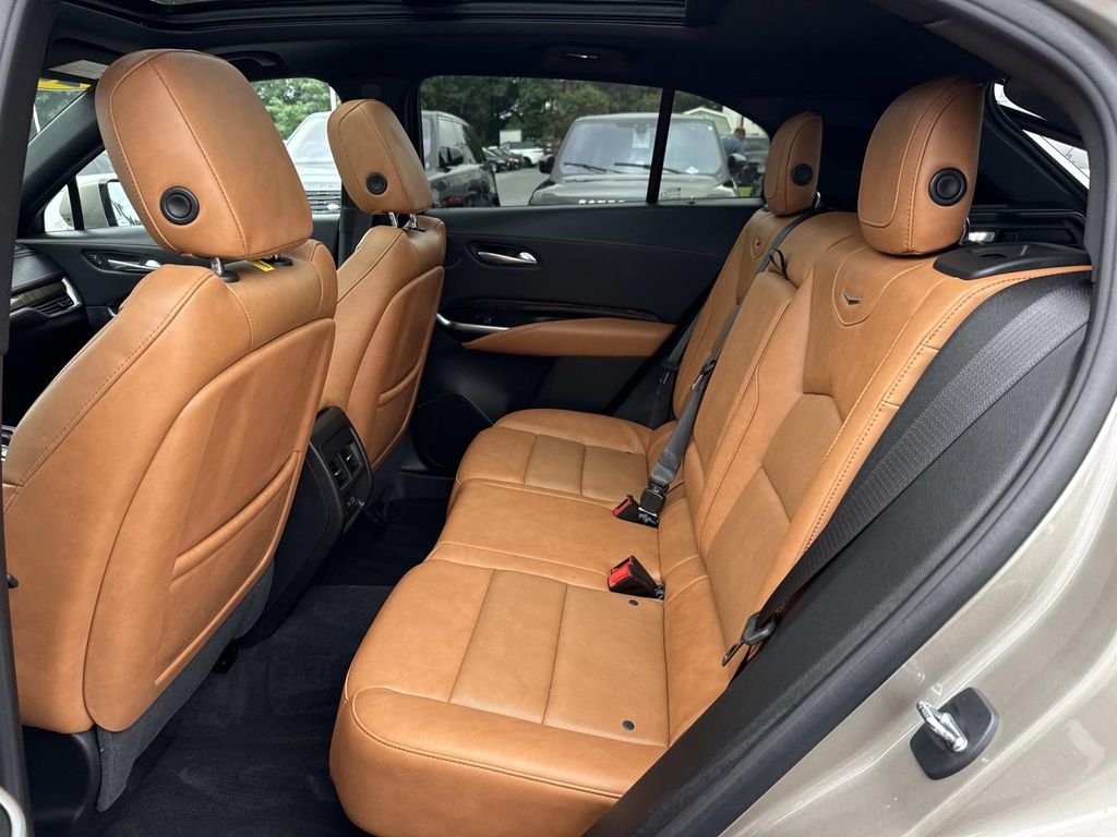 Used 2022  Cadillac Sport image 16