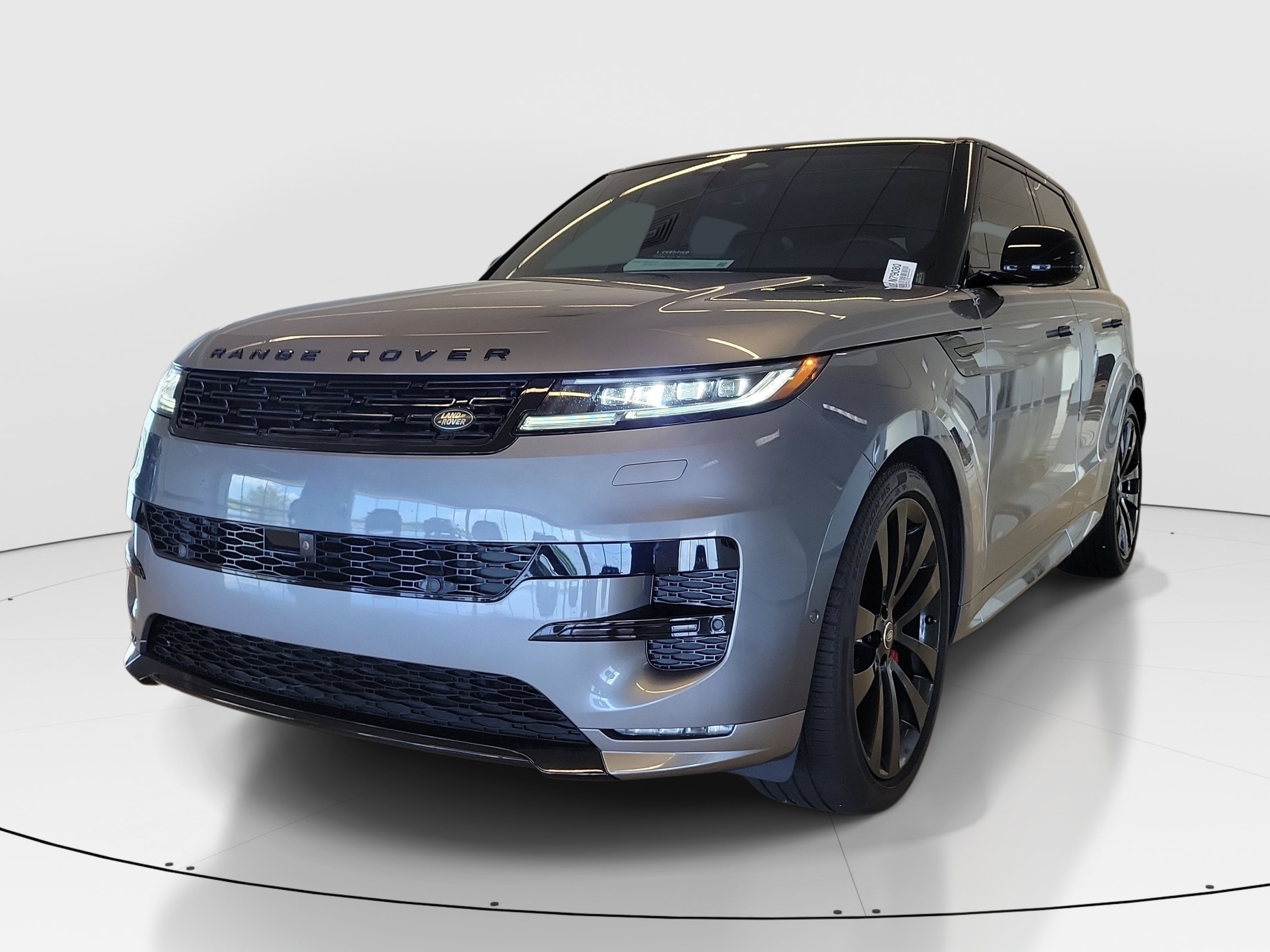 Used 2025 Eiger Grey Metallic Land Rover Dynamic SE image 4