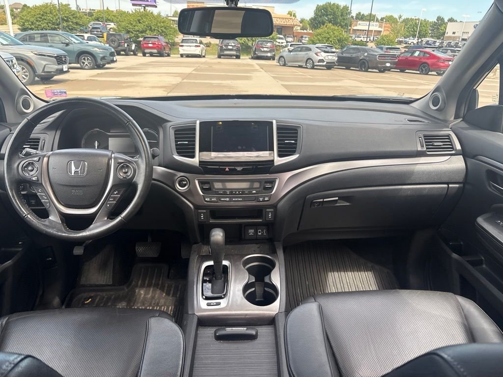 Used 2019 Black Honda RTL-T image 36