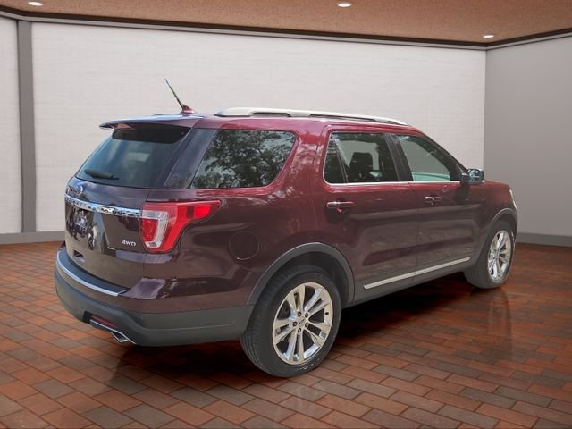 Used 2018 Burgundy Ford XLT image 3