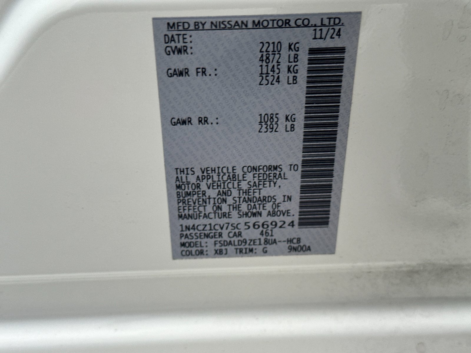 Used 2025 Super Black/Pearl White Nissan SV Plus image 25