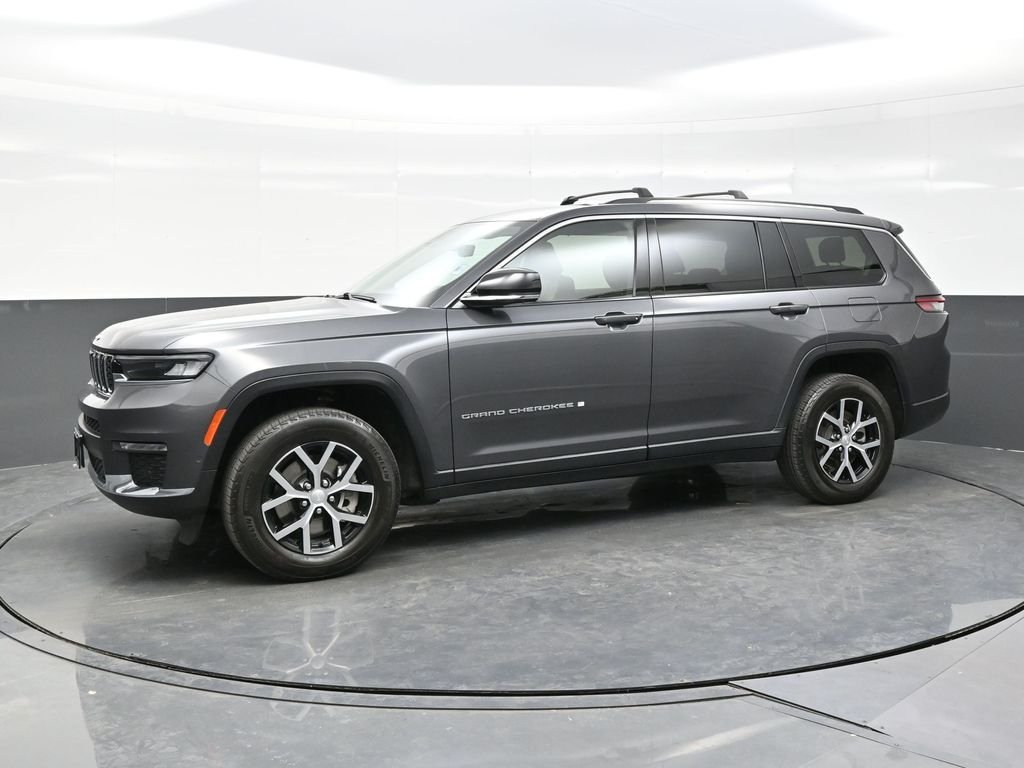 Used 2023 Gray Jeep Limited image 3