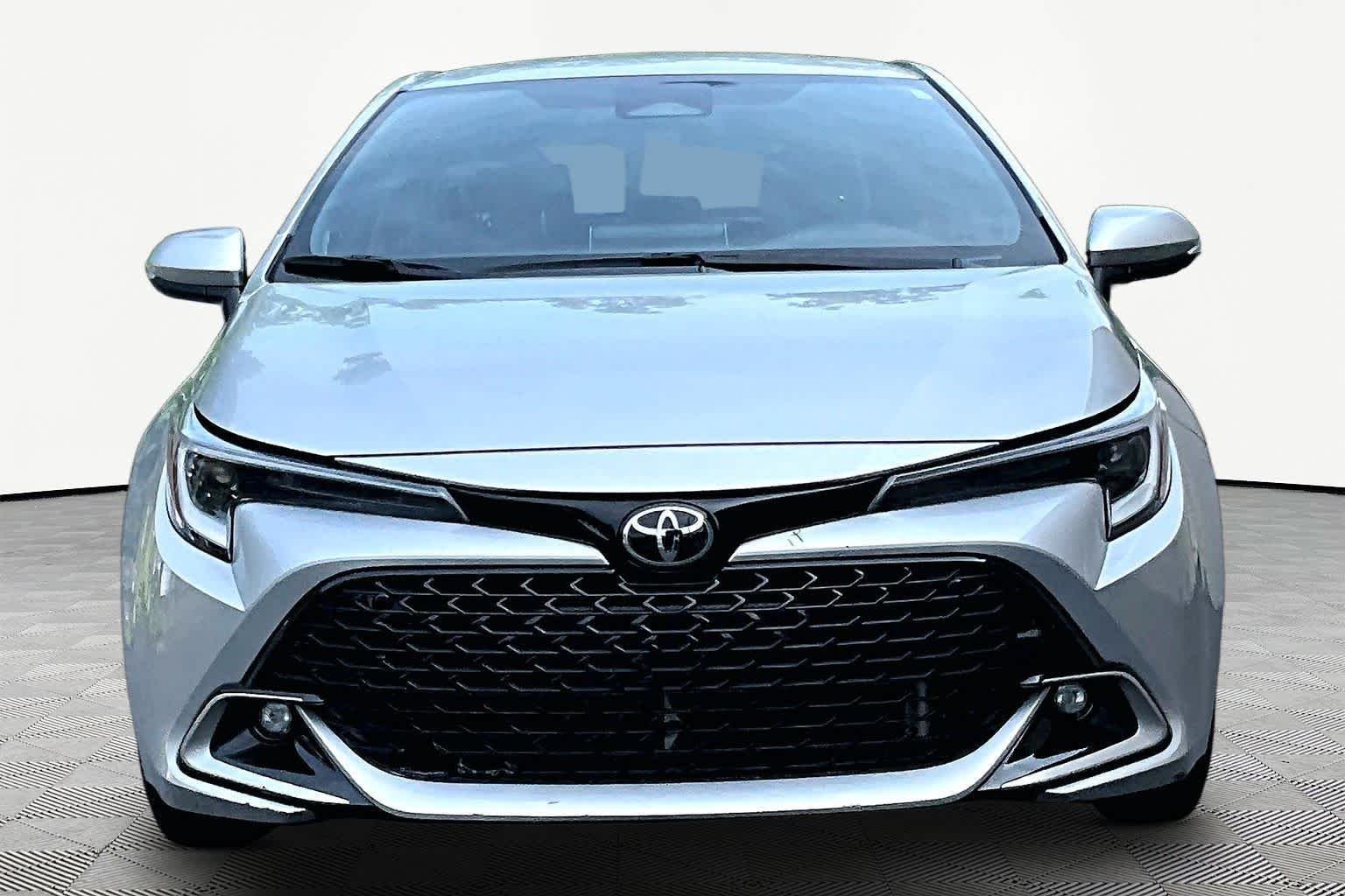 Used 2023 Classic Silver Metallic Toyota XSE image 4