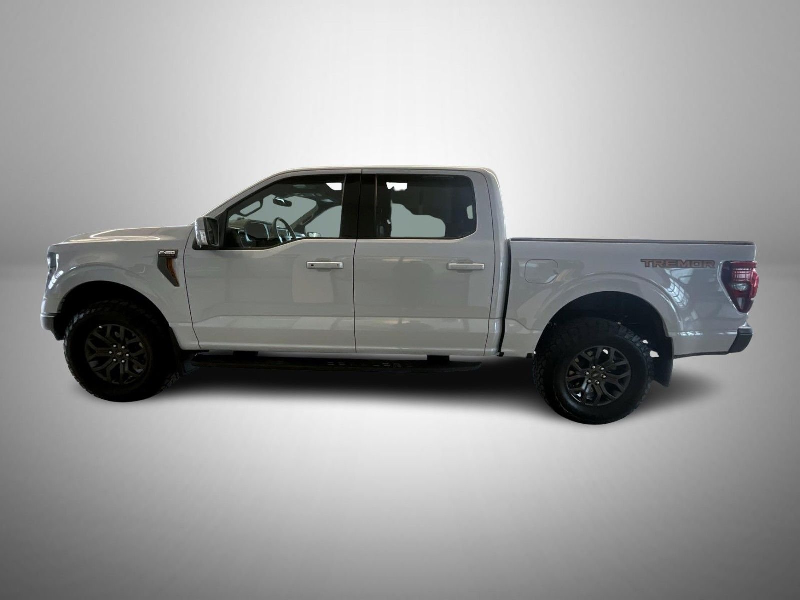 Used 2025 White Ford Tremor image 8