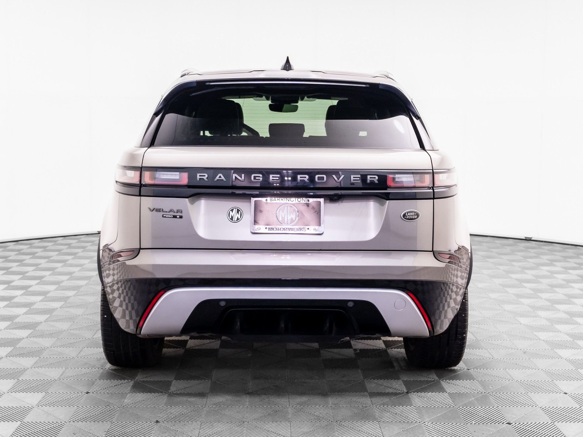 Used 2020 Green Land Rover P250 R-Dynamic S image 4