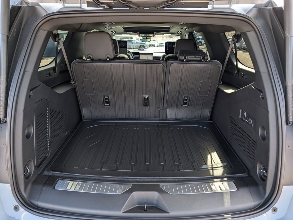 2026 GMC Yukon XL Denali - Photo 8