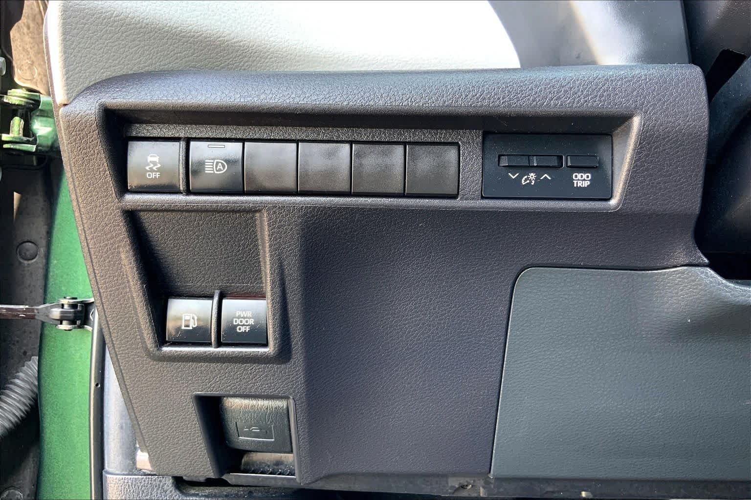 Used 2025 Cypress Toyota LE image 33