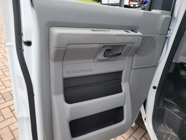 New 2027 Oxford White Ford Base image 10