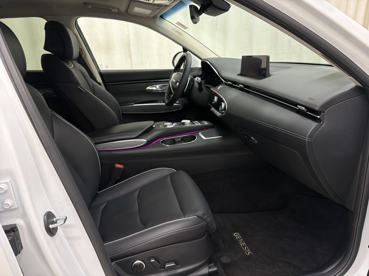 2025 GENESIS GV70 Standard - Photo 15
