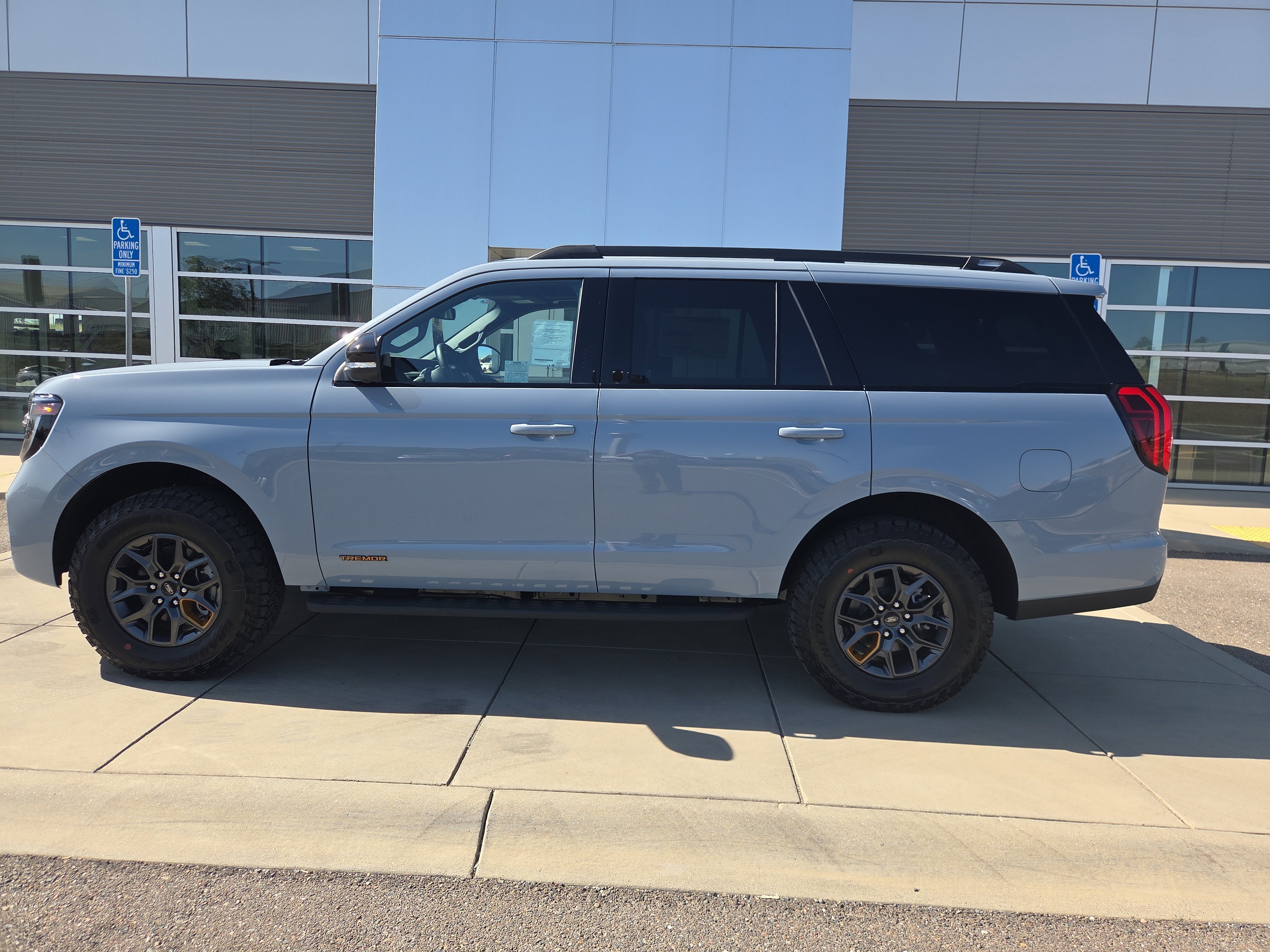 New 2026 Glacier Gray Metallic Tri-Coat Ford Tremor® image 2