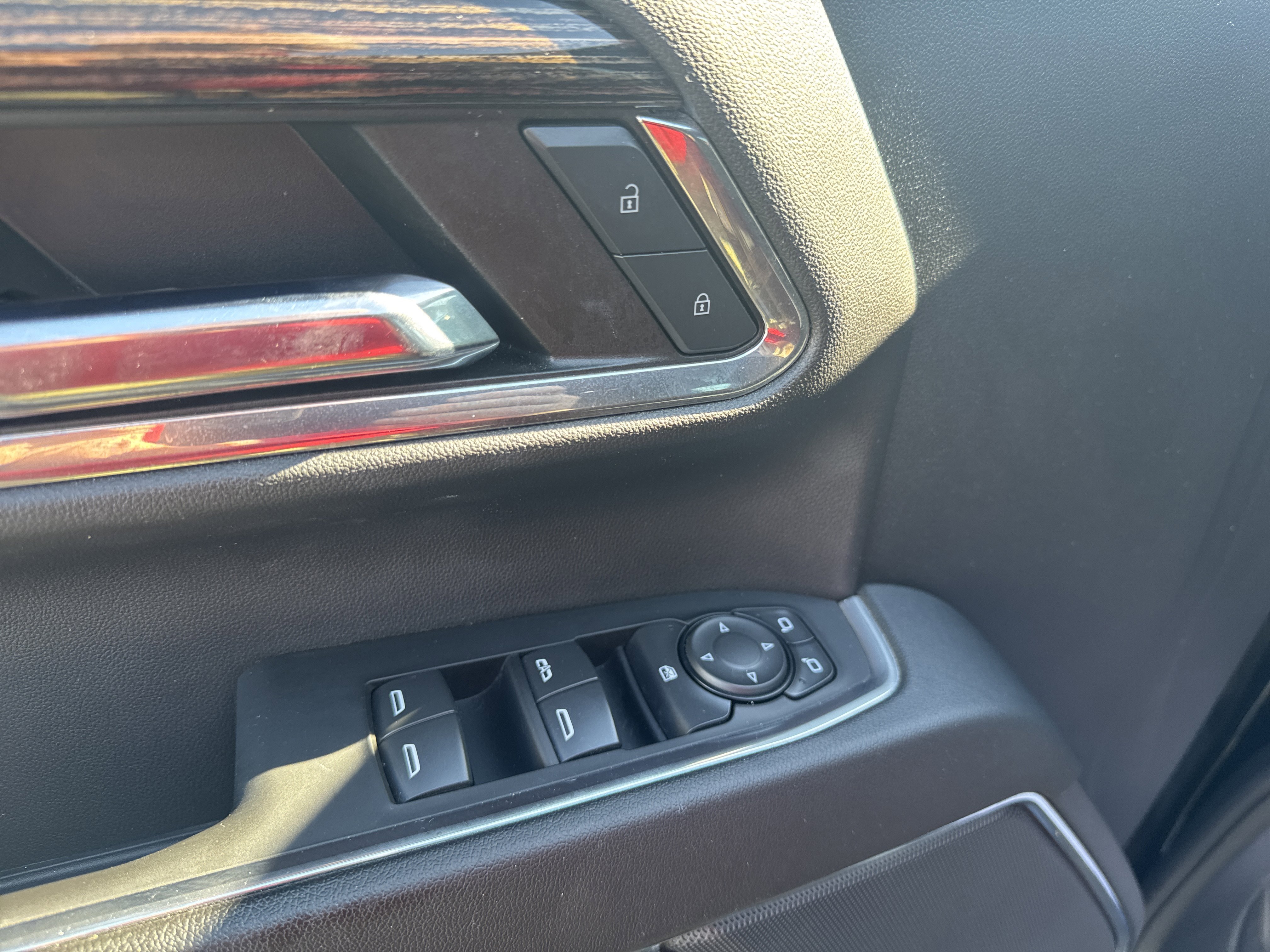 Used 2024 Onyx Black GMC SLE image 16