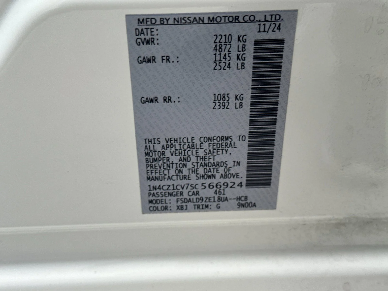 Used 2025 Super Black/Pearl White Nissan SV Plus image 25