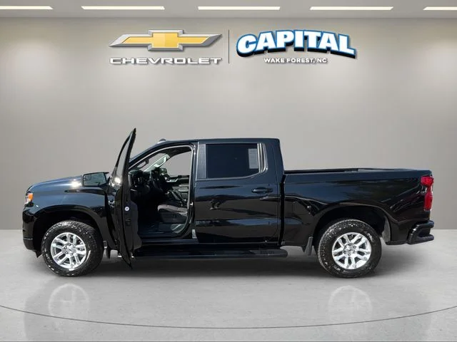 Used 2025 Black Chevrolet RST image 9