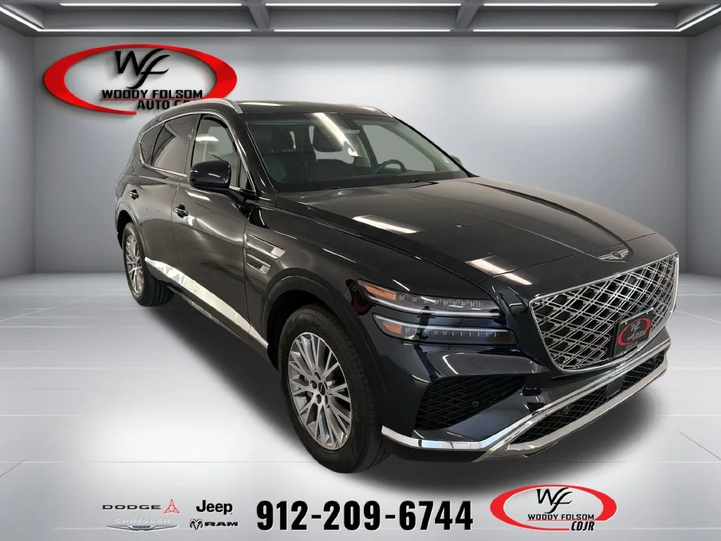 Used 2025 Black Genesis 2.5T image 1
