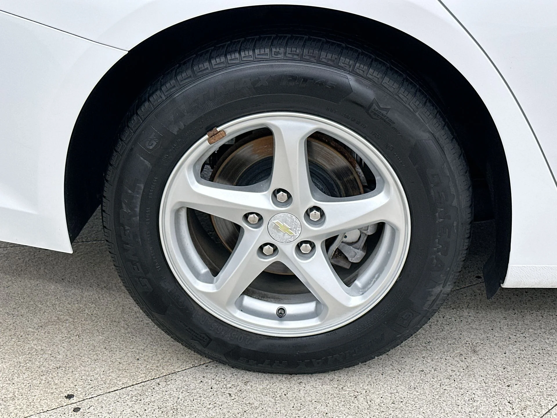 Used 2018 White Chevrolet LS image 39