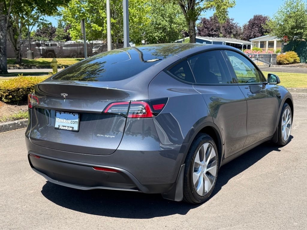 Used 2023 Midnight Silver Metallic Tesla Long Range image 7