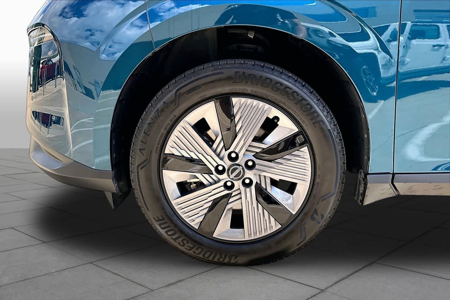 Used 2025 Aurora Blue Pearl Metallic Nissan SL image 10