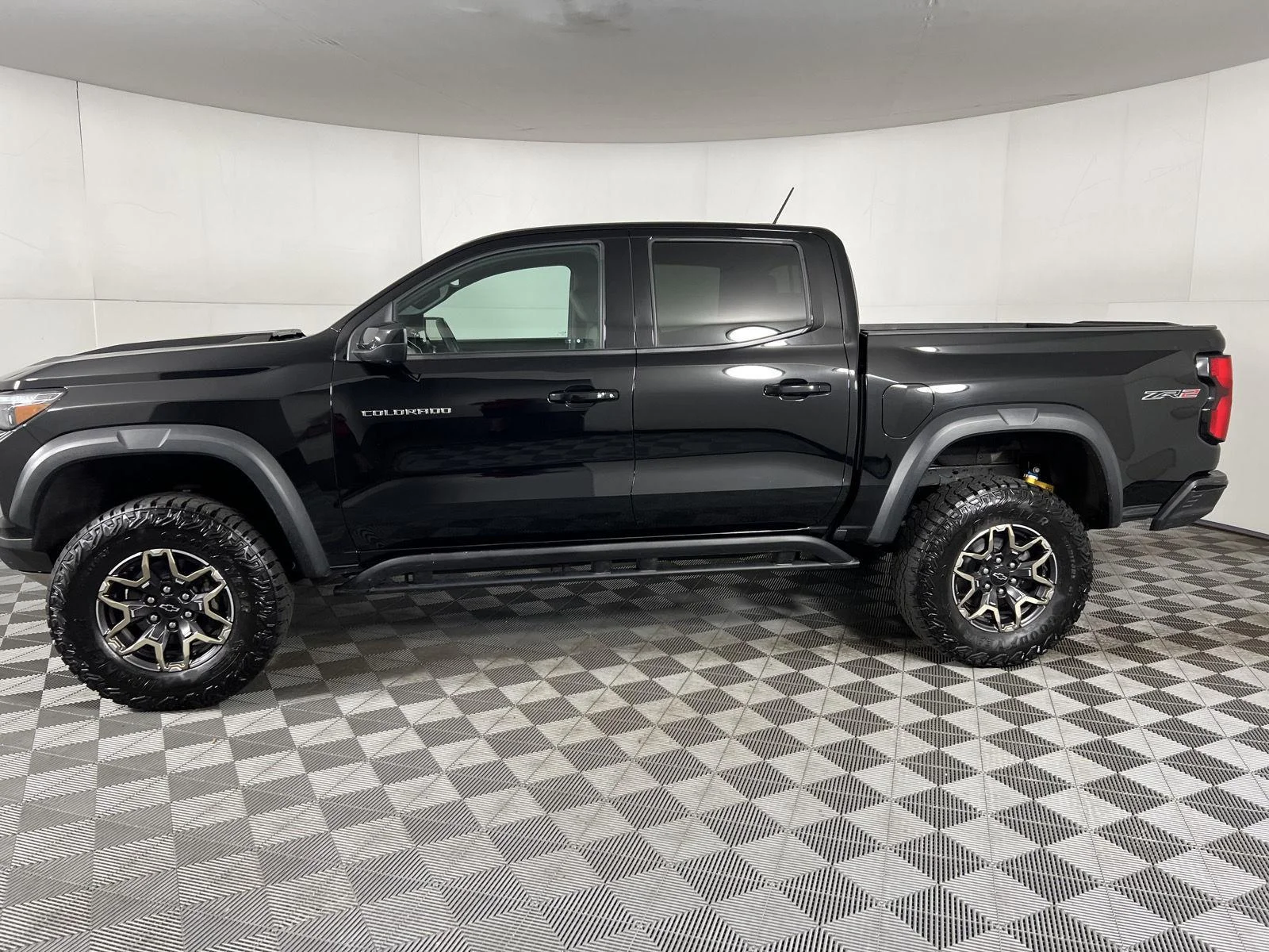 Used 2023 Black Chevrolet ZR2 image 20