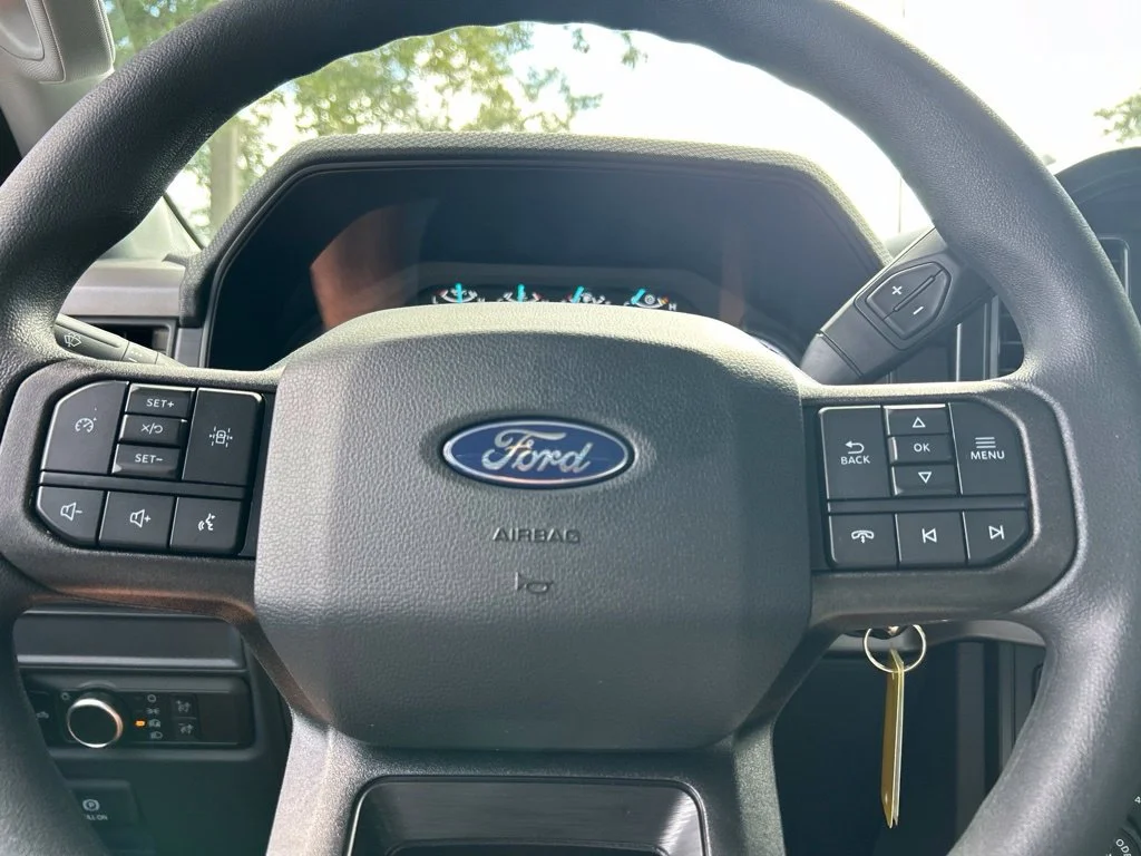 New 2026 Oxford White Ford XL image 16