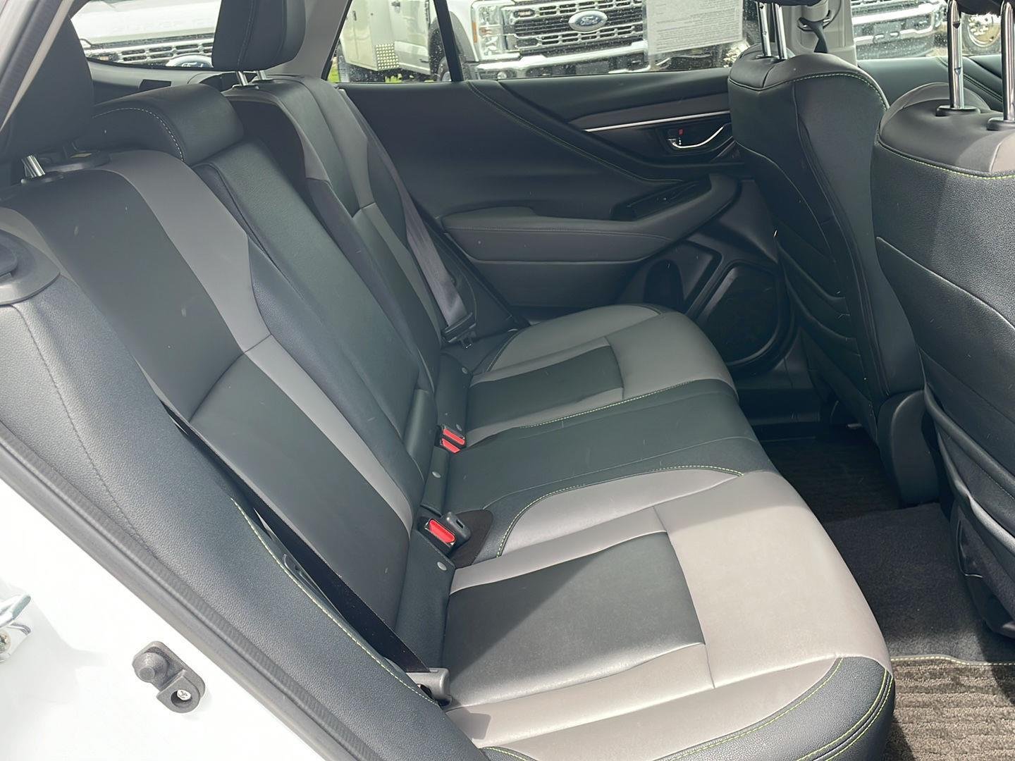 Used 2025 Crystal White Pearl Subaru Onyx Edition image 28