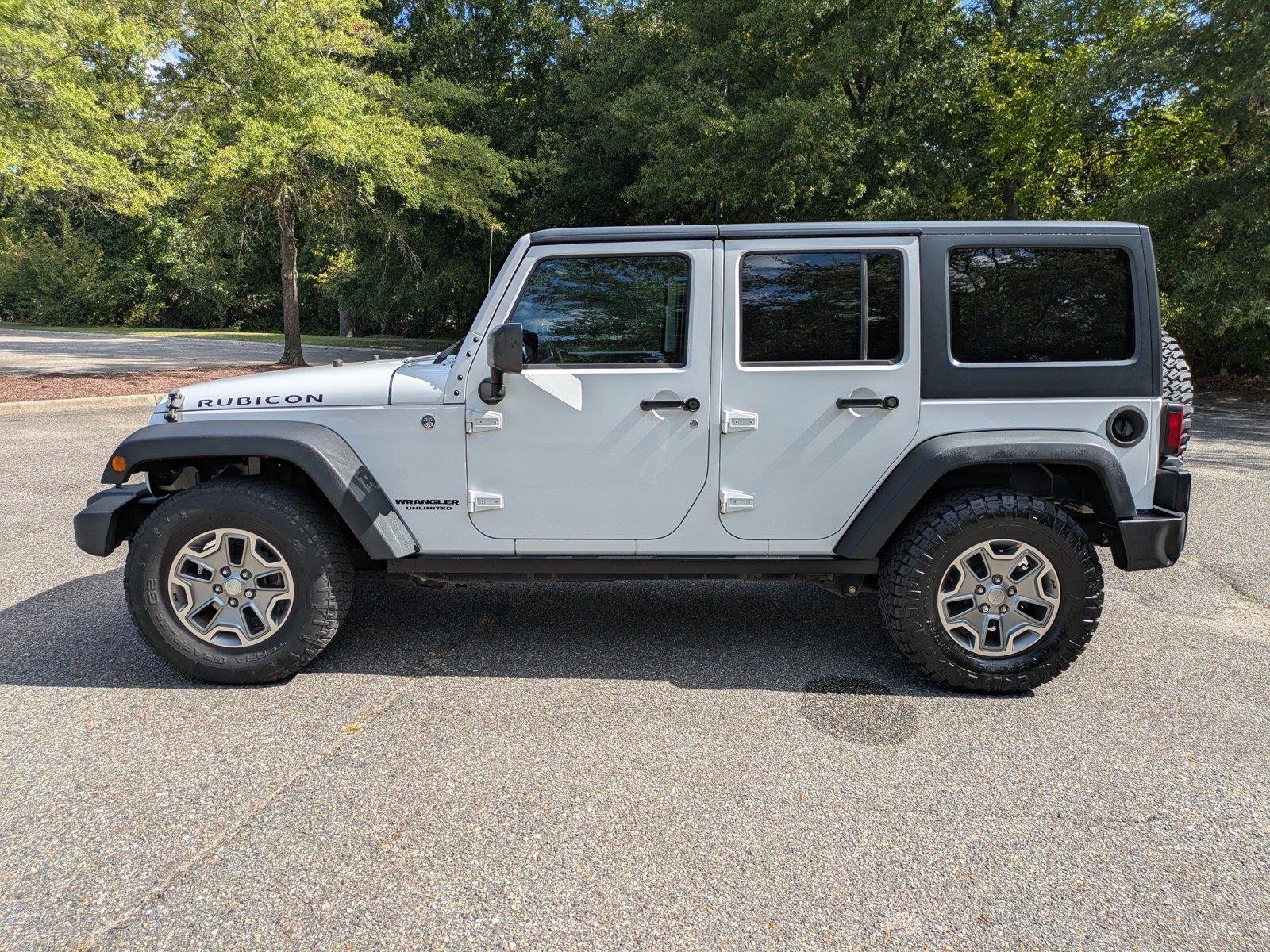 Used 2015 Bright White Clearcoat Jeep Rubicon image 7