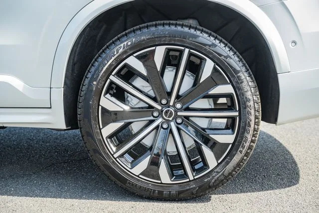 New 2026 Crystal White Volvo T8 Ultra image 18