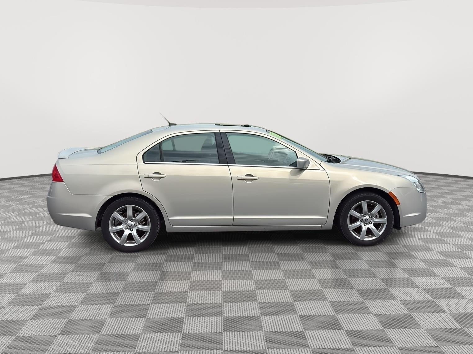 Used 2010 GOLD Mercury Premier image 10