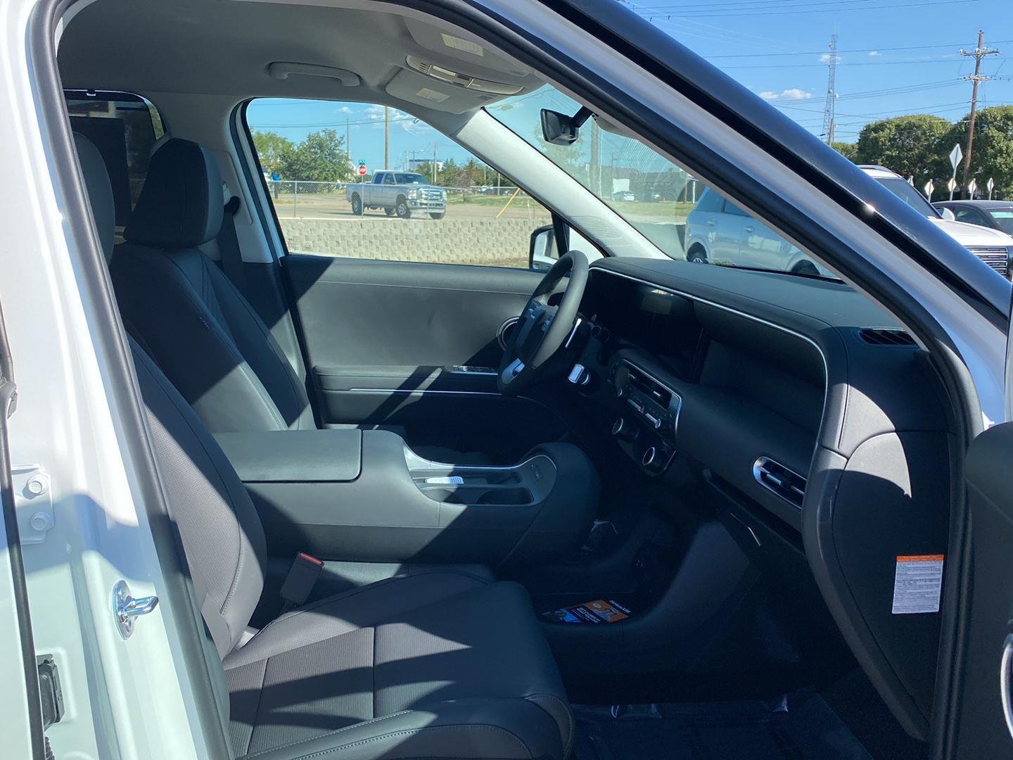 New 2027 Creamy White Pearl Hyundai SEL 7P image 21