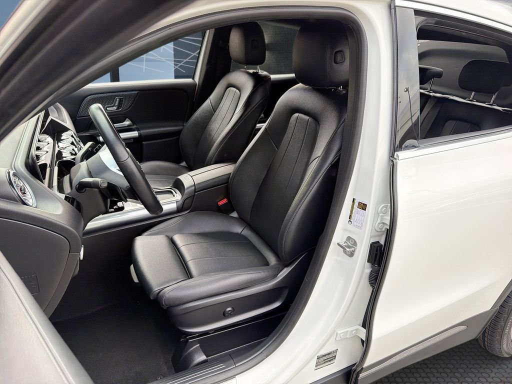 Used 2025  Mercedes-Benz GLA 250 image 13