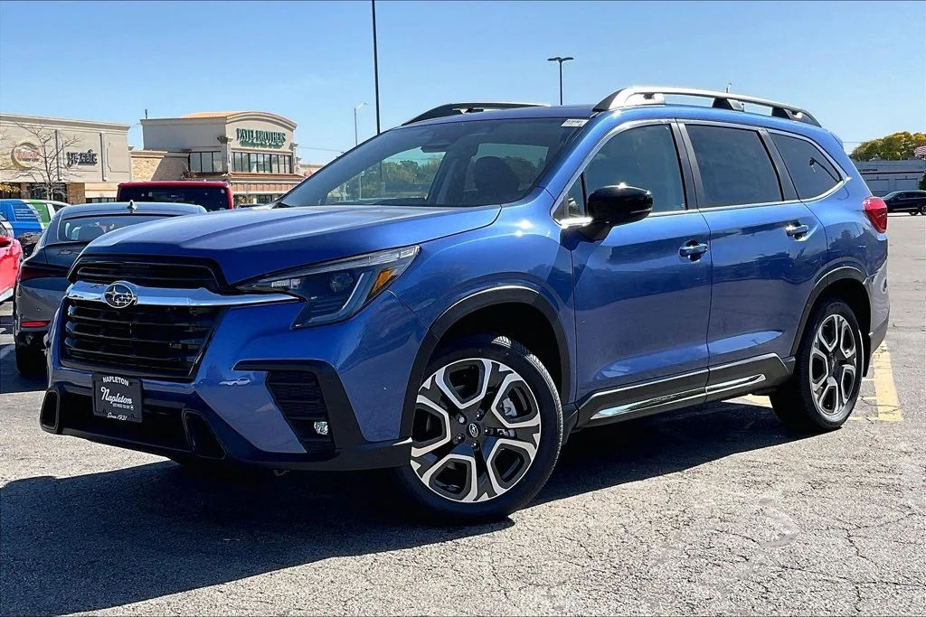 New 2027 DAYBREAK BLUE PEARL Subaru Limited 7-Passenger image 2