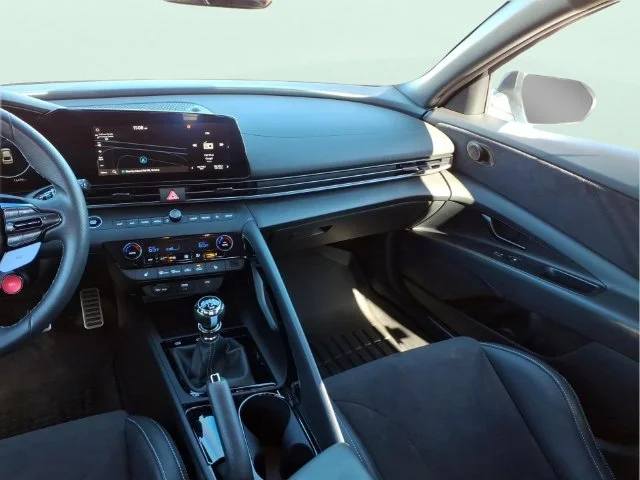 Used 2025 Blue Hyundai Base image 18