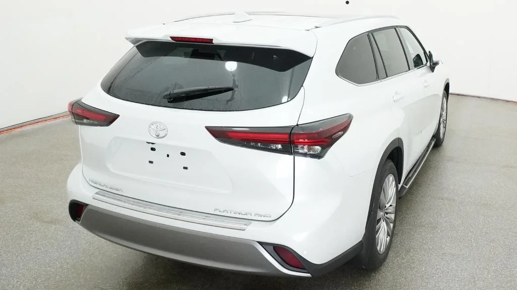 New 2026 Wind Chill Pearl Toyota Platinum image 14