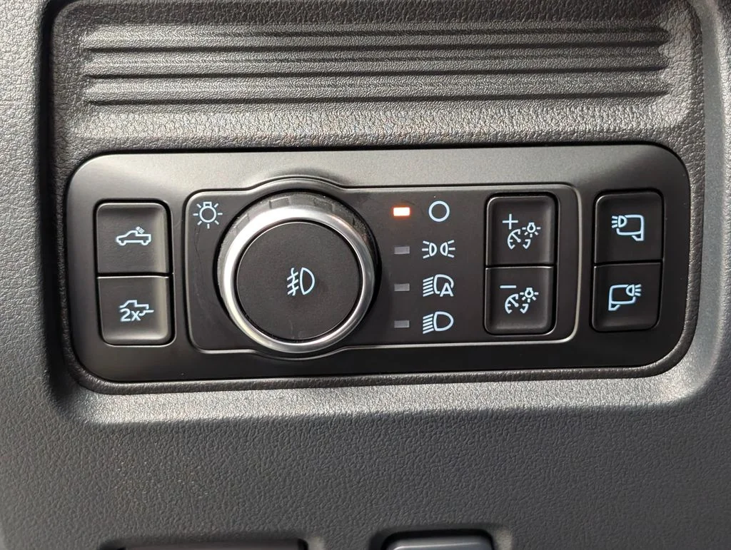 New 2026 Oxford White Ford F-250® Lariat® image 15