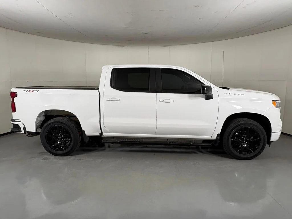 Used 2023 White Chevrolet RST image 8